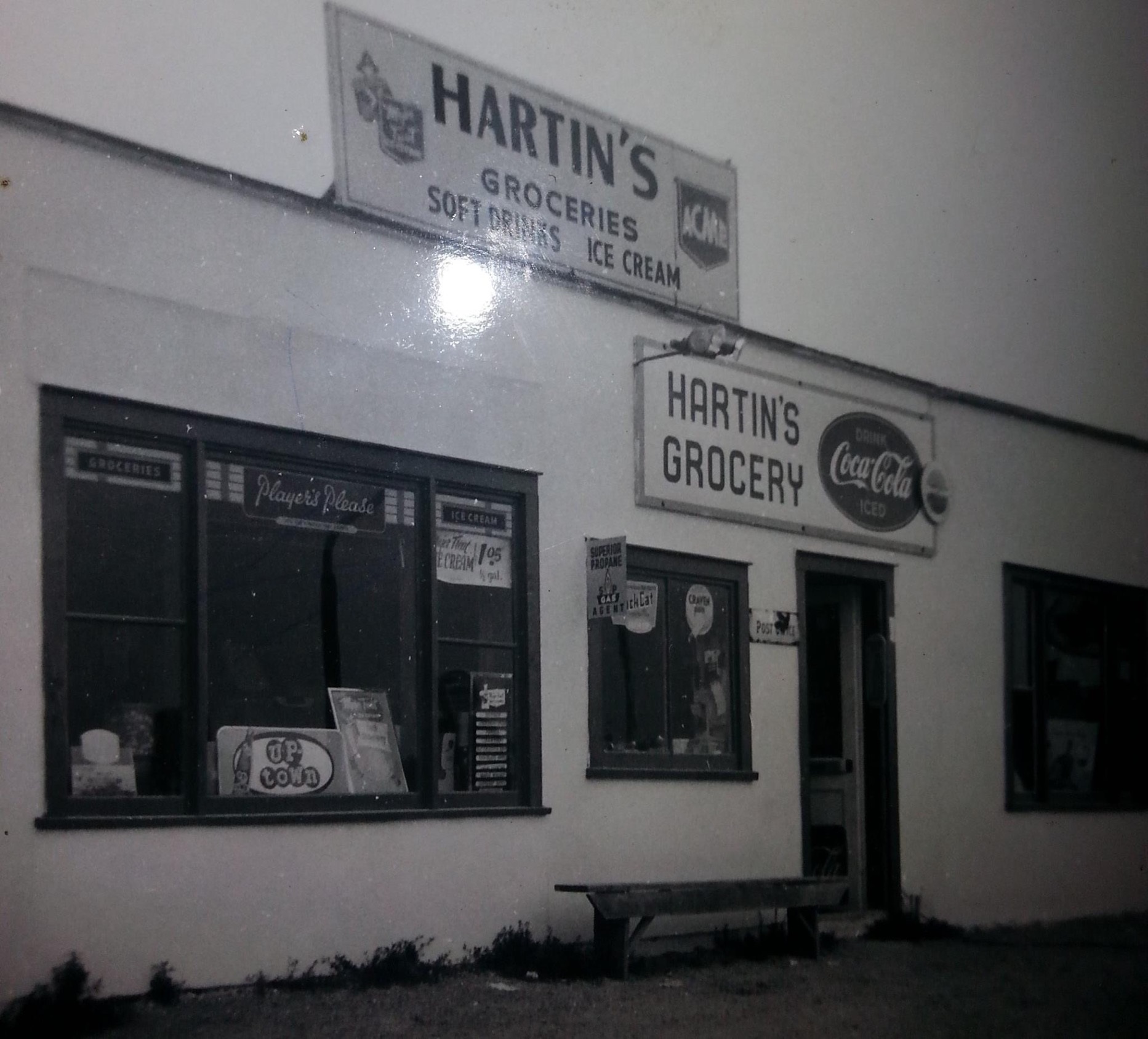Hartin's Groceries_0.jpg