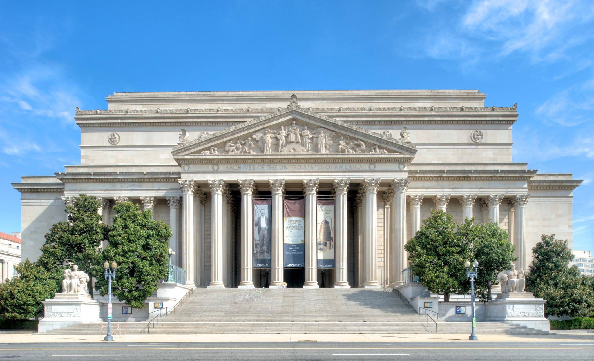 National_Archives_Building_street_view.jpg
